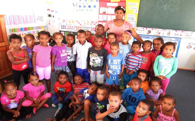 Gansbaai PrimÃªr se Gr R.2â€™s, saam met Carin Benjamin